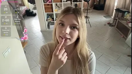 FruityXo — Stripchat recorded stream image, 26.06.2026 11:20