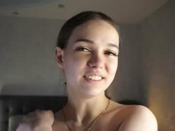 auroralowen — Chaturbate recorded stream image, 27.06.2026 10:40