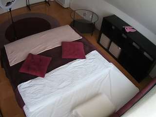 voyeurcam-julmodels-whitebed-2 — Camsoda recorded stream image, 02.07.2026 12:40