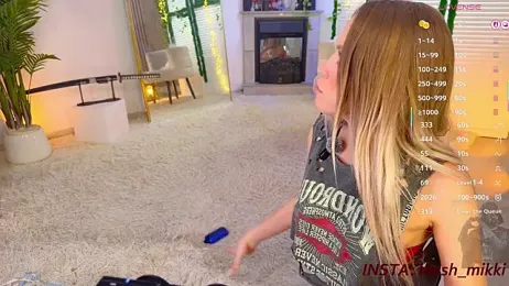 mikkixmeow — Stripchat recorded stream image, 05.07.2026 12:00