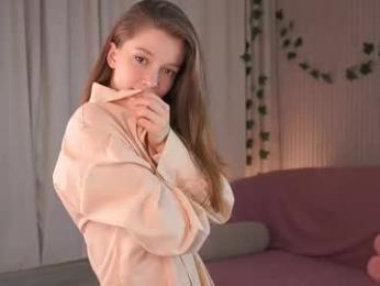 little_poetry — Chaturbate recorded stream image, 11.03.2025 15:40