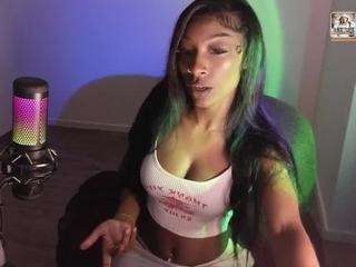 niviawolfe — Camsoda recorded stream image, 08.07.2026 08:20
