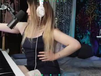 xaevynne — Chaturbate recorded stream image, 11.07.2026 03:50