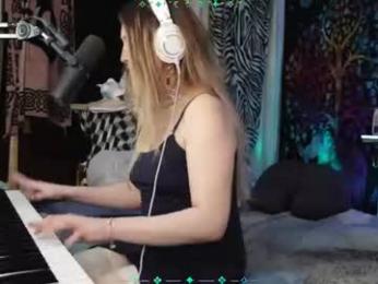 xaevynne — Chaturbate recorded stream image, 11.07.2026 03:50