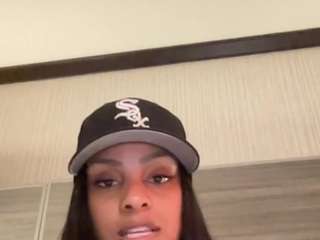 carmensindiego — Camsoda recorded stream image, 11.03.2025 20:10