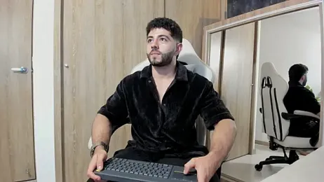 Thiago_moretti — Stripchat recorded stream image, 12.07.2026 01:10