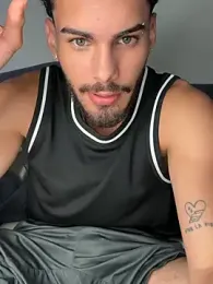 Derek_master — Stripchat recorded stream image, 13.07.2026 04:00
