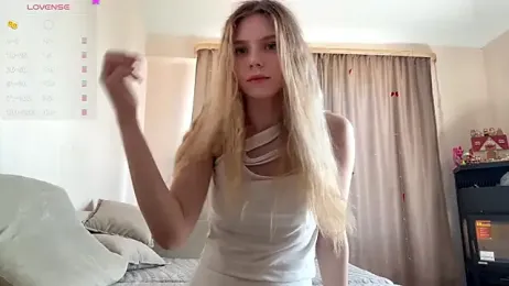FruityXo — Stripchat recorded stream image, 17.07.2026 11:40