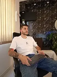 Rafael_Mendezz — Stripchat recorded stream image, 21.07.2026 20:10