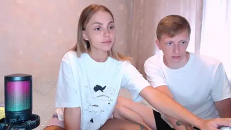 juliaanddima — Stripchat recorded stream image, 23.07.2026 07:30