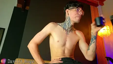 david_huge — Stripchat recorded stream image, 27.07.2026 08:20
