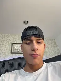 Lander_Cruz — Stripchat recorded stream image, 27.07.2026 20:40