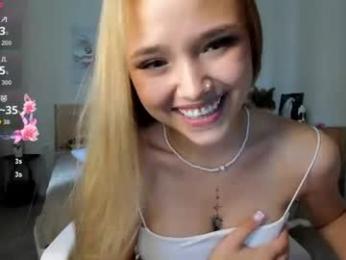 flooora_0 — Chaturbate recorded stream image, 28.07.2026 02:20