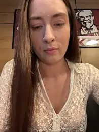 Holly_Play — Stripchat recorded stream image, 04.08.2026 09:50