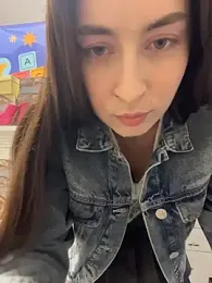 Holly_Play — Stripchat recorded stream image, 04.08.2026 09:50
