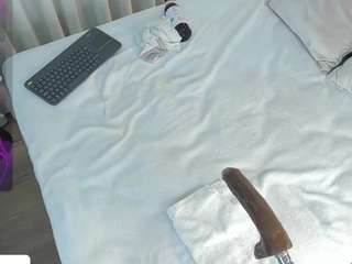 angie-roses — Camsoda recorded stream image, 04.08.2026 23:20