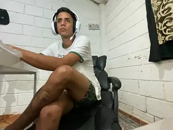 Max_TheHorseDick — Stripchat recorded stream image, 06.08.2026 22:30