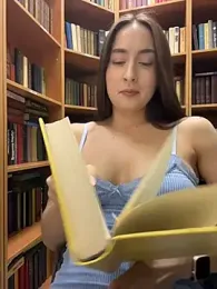 Holly_Play — Stripchat recorded stream image, 15.08.2026 08:50