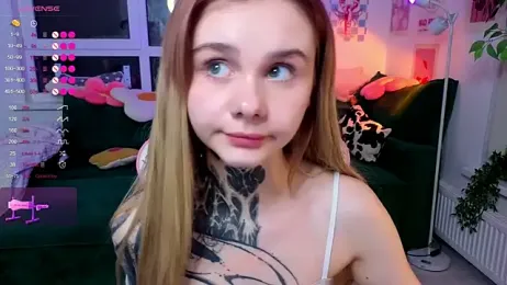 Britney_Lynch — Stripchat recorded stream image, 18.08.2026 17:00