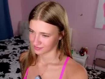 cute_fox_girl — Chaturbate recorded stream image, 19.08.2026 09:10