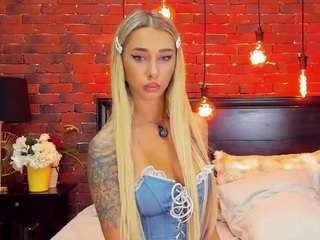 christynaross — Camsoda recorded stream image, 19.08.2026 19:00