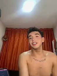 Yoskingg_moisest — Stripchat recorded stream image, 21.08.2026 03:10