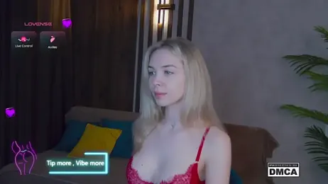 Holl1Would — Stripchat recorded stream screenshot (13 Mar 2025)