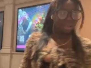 karliekayozz — Camsoda recorded stream image, 13.03.2025 06:00