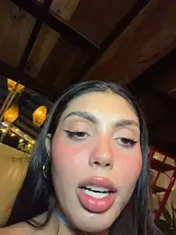 zui_lu — Stripchat recorded stream image, 27.08.2026 01:10