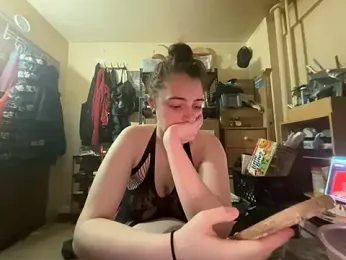 Snowbunnycake_131 — Stripchat recorded stream image, 28.08.2026 09:20