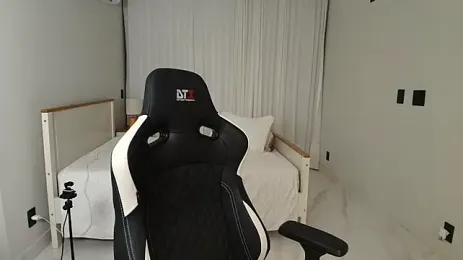 upssnowy — Stripchat recorded stream image, 30.08.2026 22:10