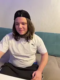 desiredude9 — Stripchat recorded stream image, 05.09.2026 10:00