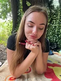 Night_dreams — Stripchat recorded stream image, 12.09.2026 07:50