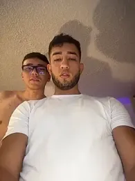 liam_bronw — Stripchat recorded stream image, 13.09.2026 01:30