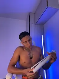 sendfer — Stripchat recorded stream image, 17.09.2026 19:00