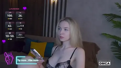 Holl1Would — Stripchat recorded stream screenshot (15 Mar 2025)