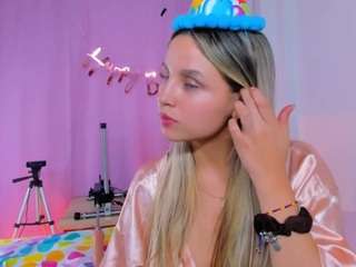 vaiolet-rose — Camsoda recorded stream image, 15.03.2025 12:20