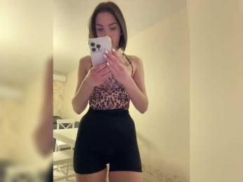 BabyDarii — Bongacams recorded stream screenshot (15 Mar 2025)