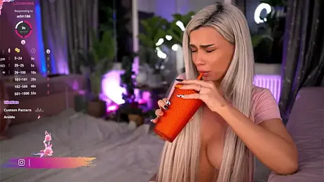 Serene_Sophiex — Stripchat recorded stream image, 17.03.2025 02:00