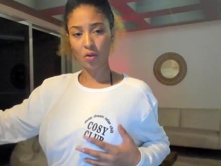 michellangels — Camsoda recorded stream image, 17.03.2025 04:30