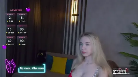 Holl1Would — Stripchat recorded stream screenshot (17 Mar 2025)