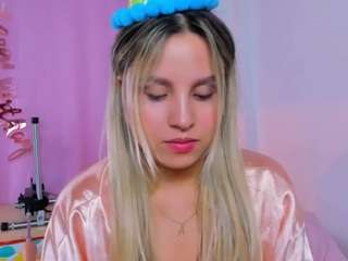 vaiolet-rose — Camsoda recorded stream image, 17.03.2025 12:10