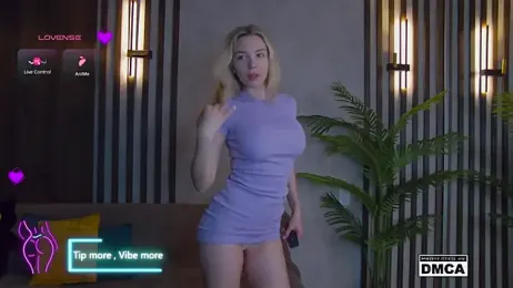 Holl1Would — Stripchat recorded stream screenshot (18 Mar 2025)