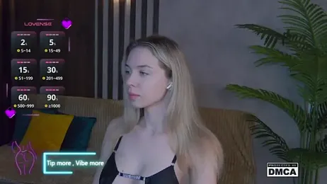 Holl1Would — Stripchat recorded stream screenshot (03 Feb 2025)