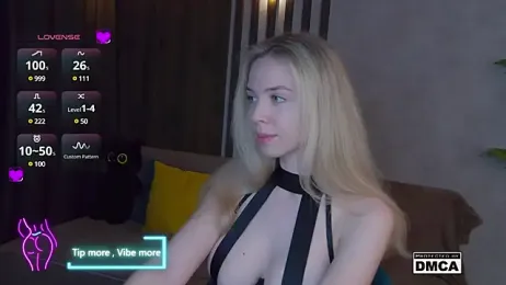 Holl1Would — Stripchat recorded stream screenshot (18 Mar 2025)