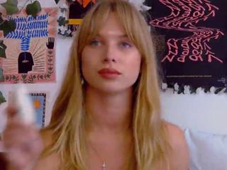 Emma Wilde — Flirt4free recorded stream image, 19.03.2025 03:20