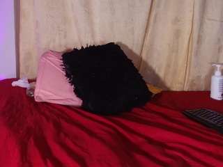 mssbombom — Camsoda recorded stream image, 19.03.2025 03:00