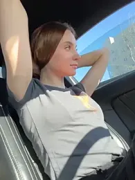 -AngelAri- — Stripchat recorded stream image, 19.03.2025 09:00