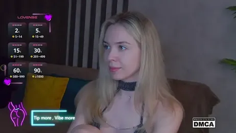 Holl1Would — Stripchat recorded stream screenshot (19 Mar 2025)