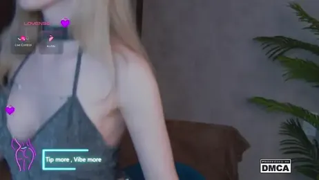 Holl1Would — Stripchat recorded stream screenshot (19 Mar 2025)